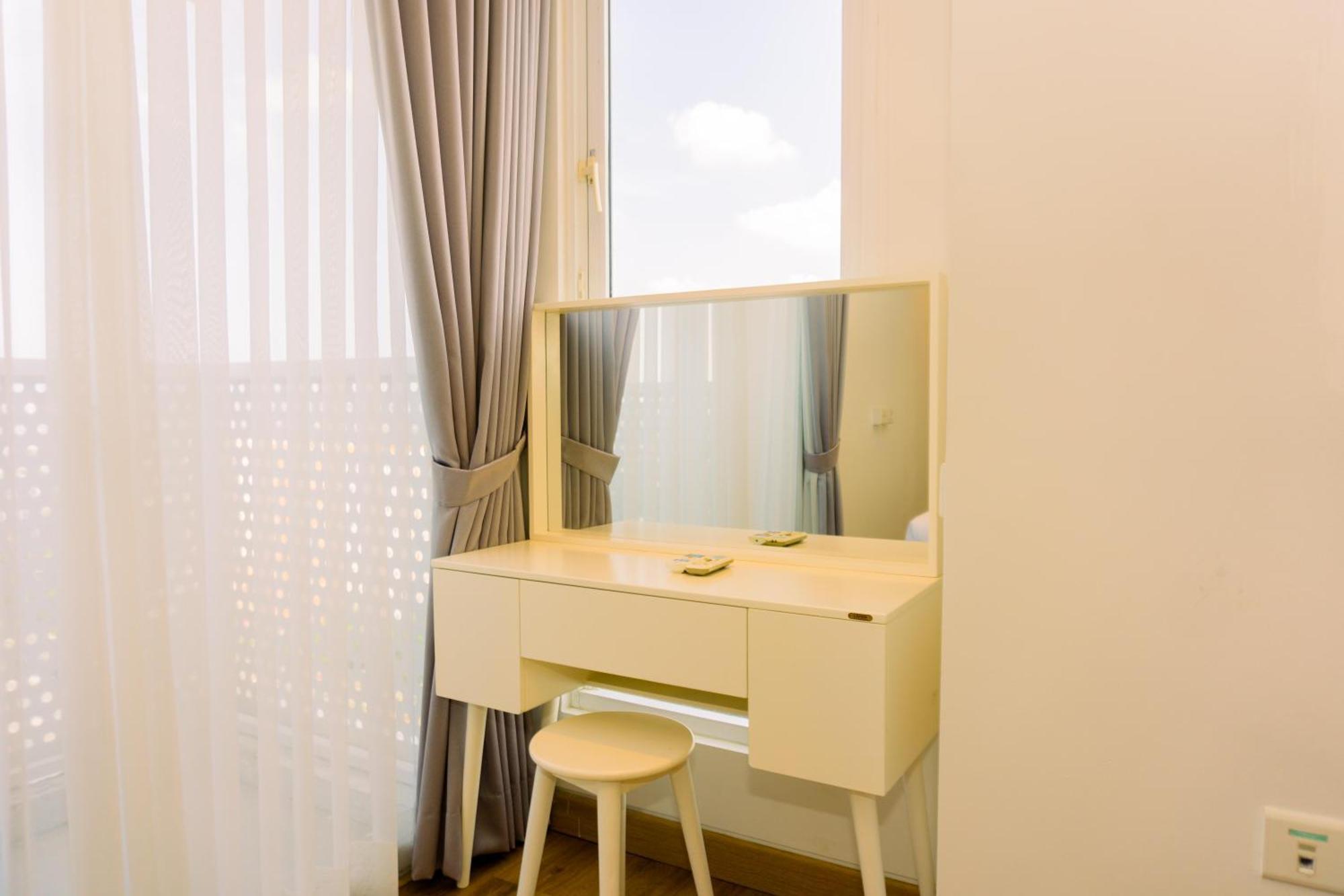 Full Furnished With Modern Design 1br At West Vista By Travelio * Jakarta