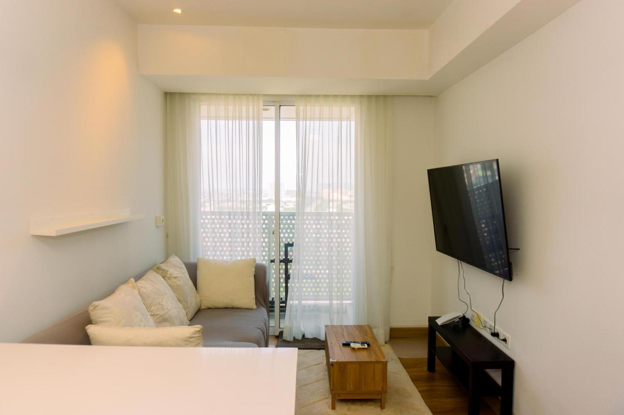 Full Furnished With Modern Design 1br At West Vista By Travelio Pangsapuri *